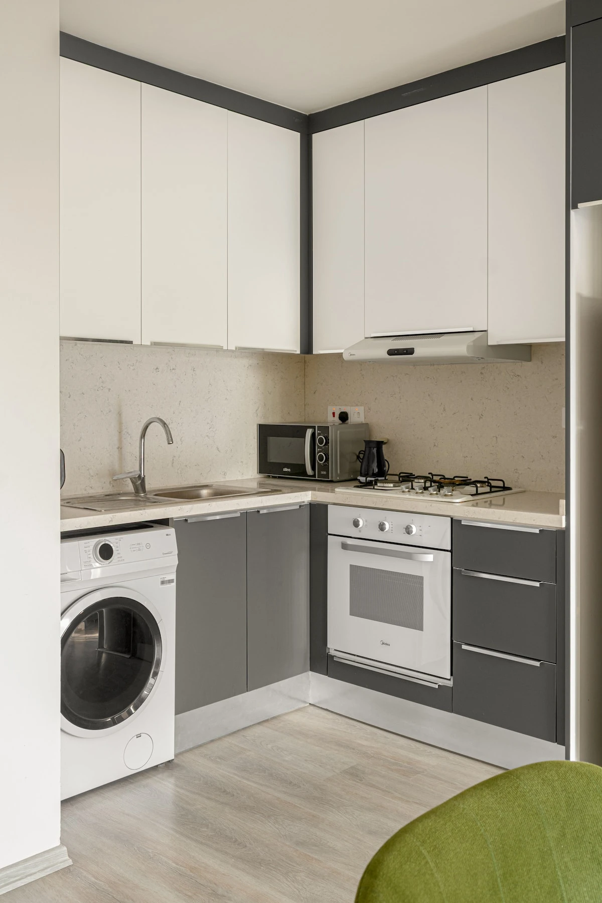 Stylish 2BR in Royal Sun Elite | Resort Living &mdash; source image 12