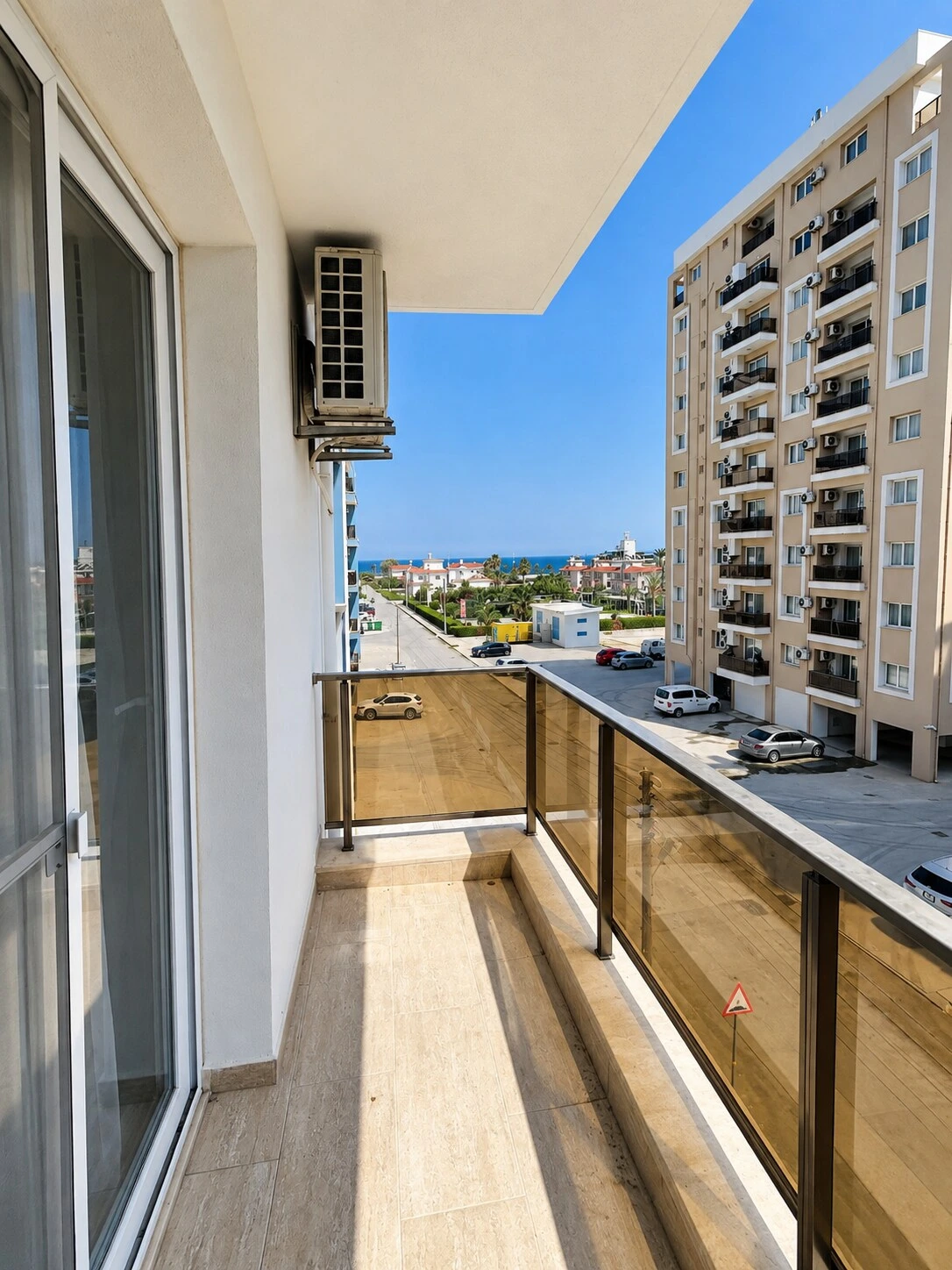 Sea View Family Apartment | 2BR Near Long Beach — source image 13