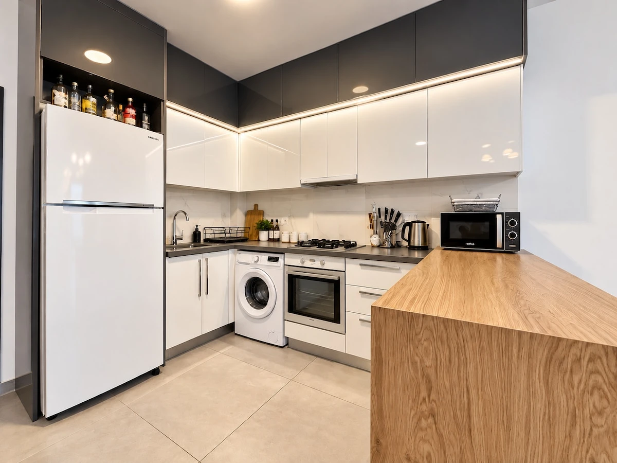 Modern 1BR in Caesar Resort | Pool View & Luxury