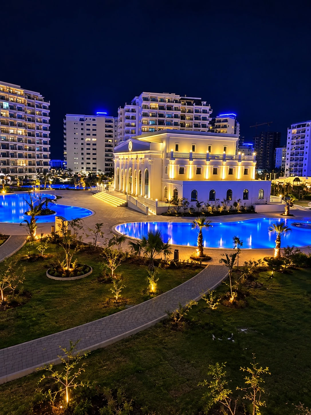 Modern 1BR in Caesar Resort | Pool View & Luxury &mdash; source image 10