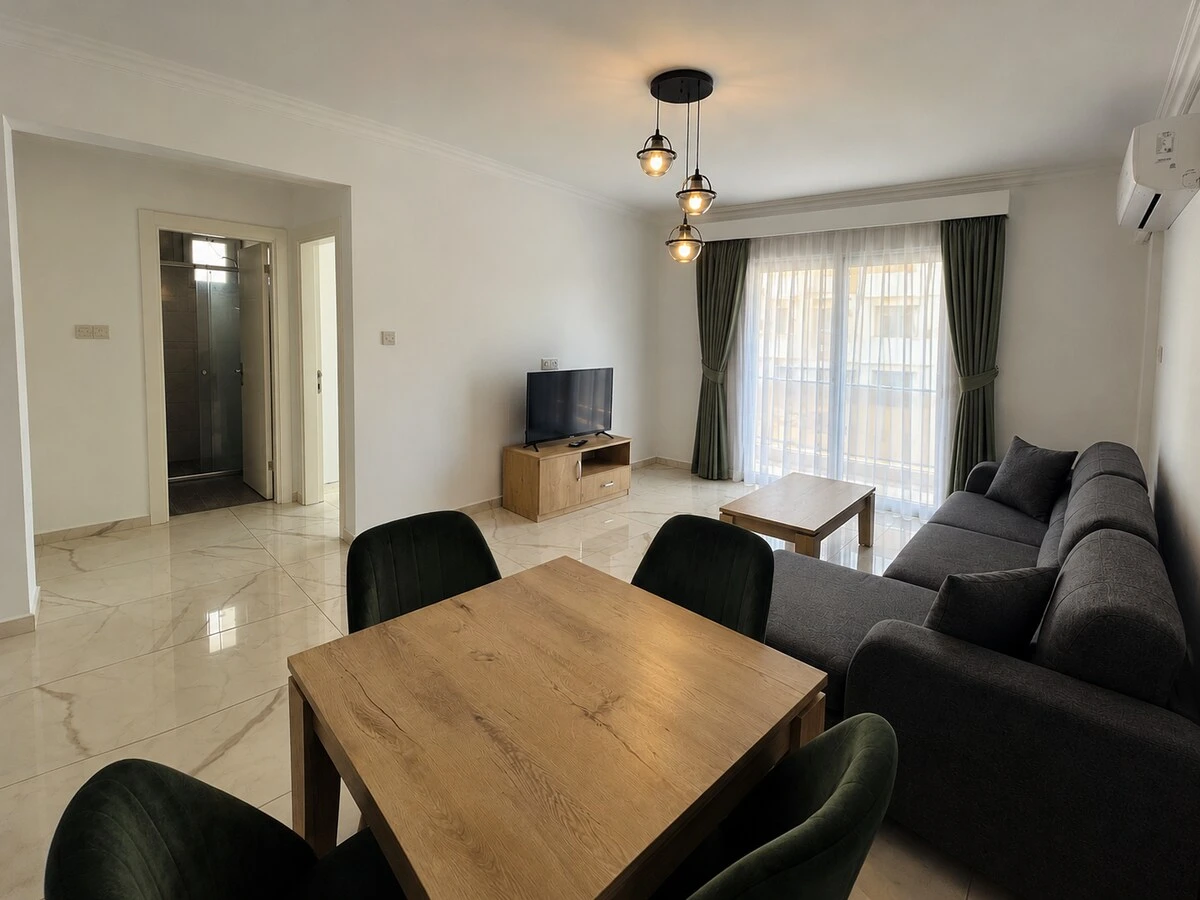 Sea View Family Apartment | 2BR Near Long Beach — source image 4
