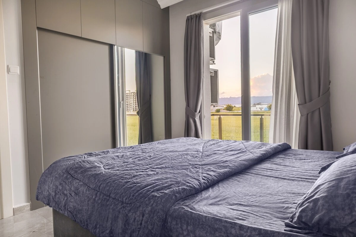Sunny 1-Bedroom Apartment, Couples Welcome — source image 7