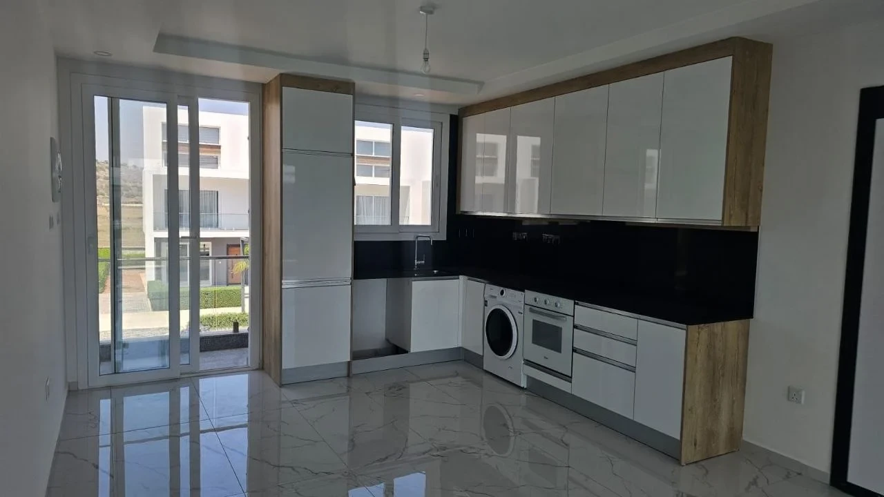 Four Seasons Life II — 2+1 Apartment · Sea Swan Lapis · HC-6698 - 3