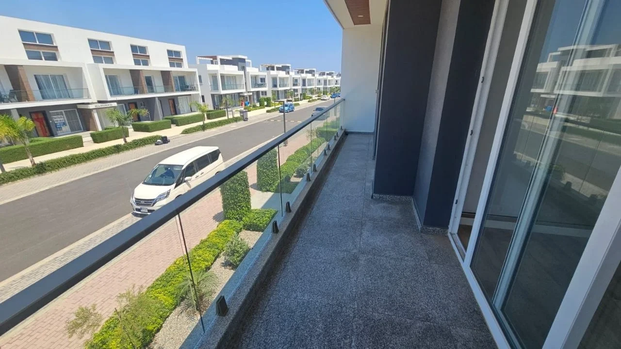Four Seasons Life II — 2+1 Apartment · Sea Swan Lapis · HC-6698 - 6