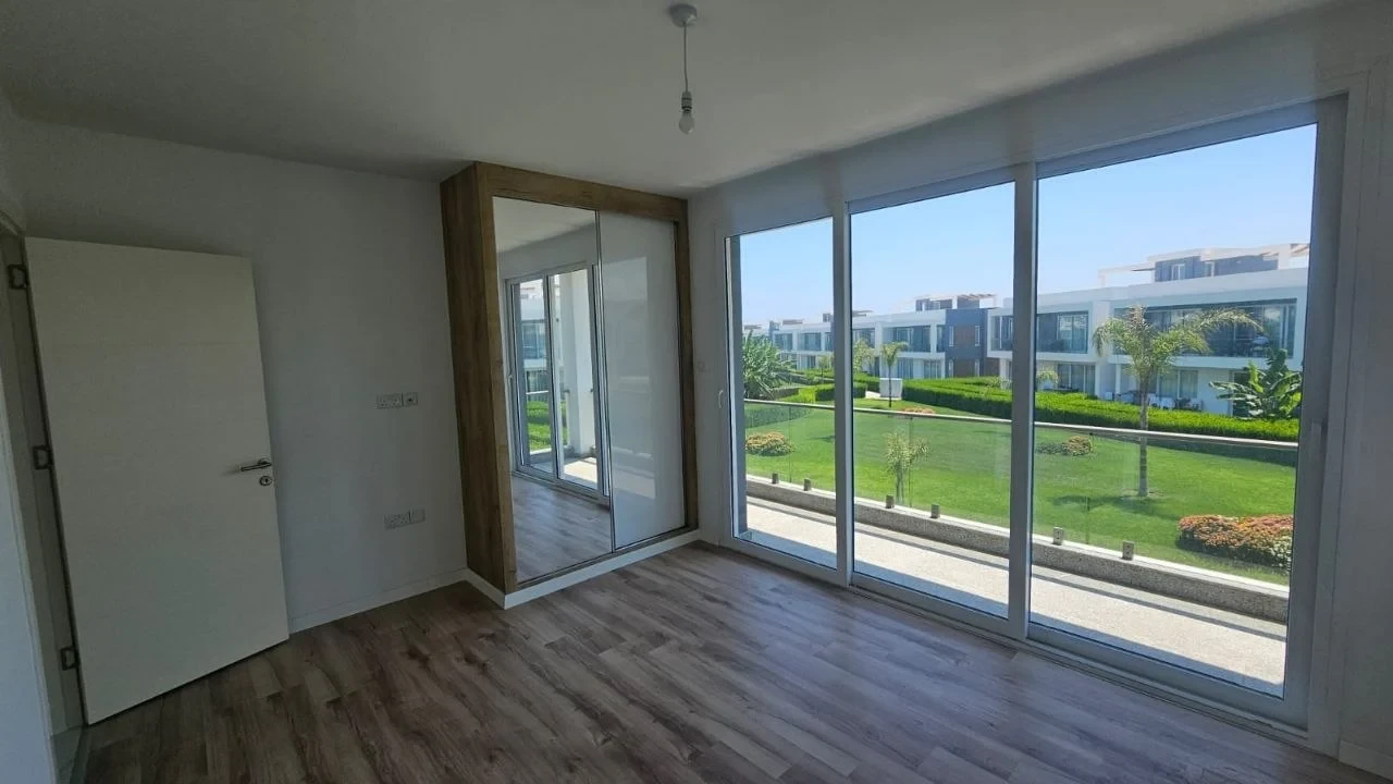 Four Seasons Life II — 2+1 Apartment · Sea Swan Lapis · HC-6698 - 9
