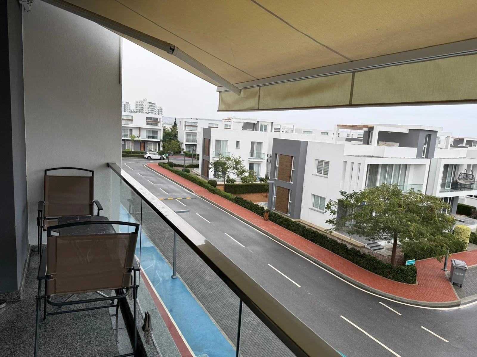 Four Seasons Life I — 1+0 Studio · Sea Wave Sapphire · HC-6370 - 8