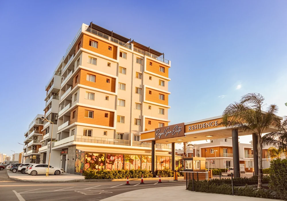 Bright 1-Bedroom with Balcony