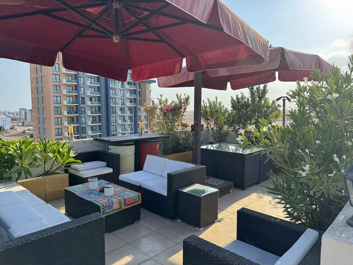 Luxury 3 Bedroom Penthouse & Roof Garden Apt - 68