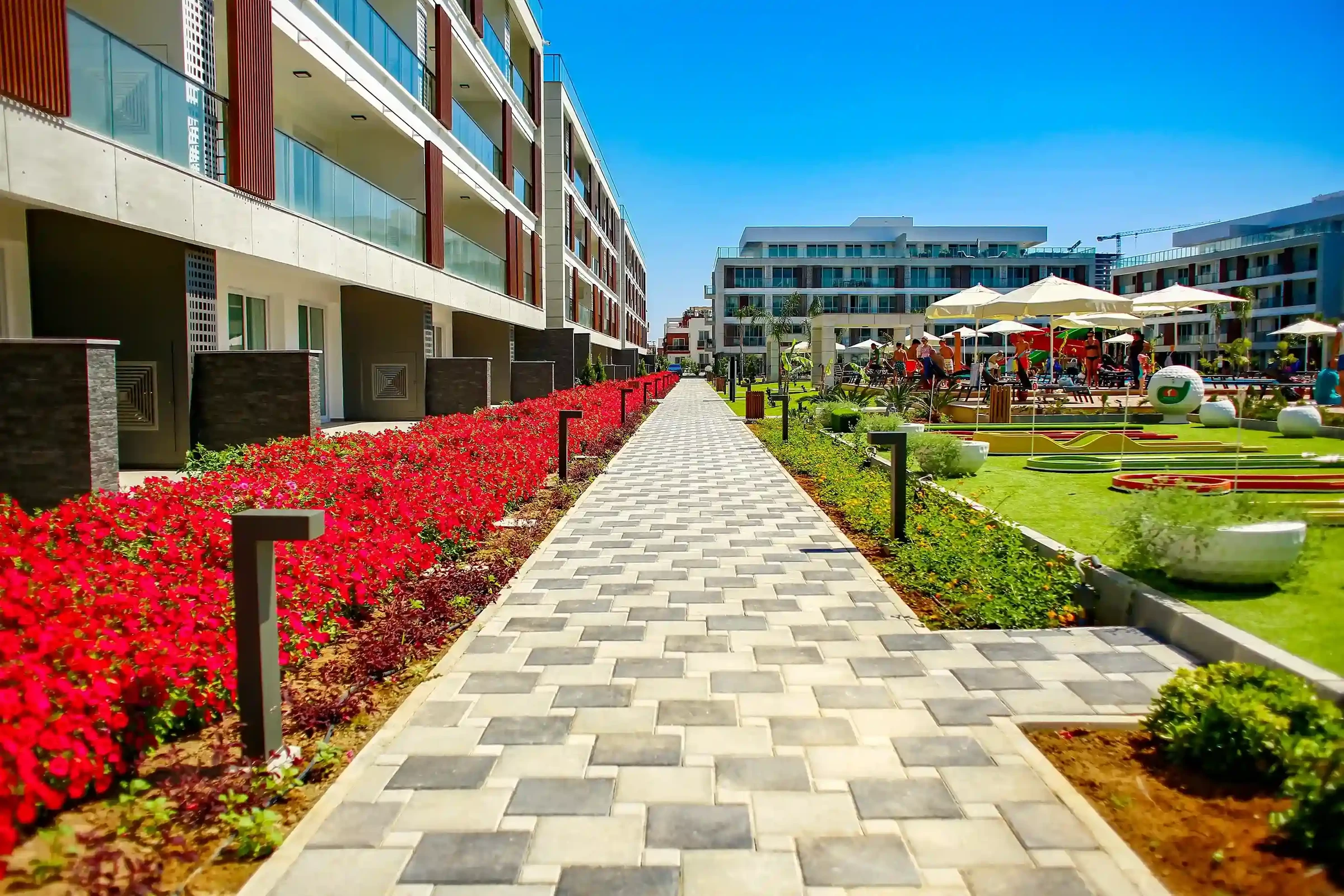 Courtyard Long Beach - 2